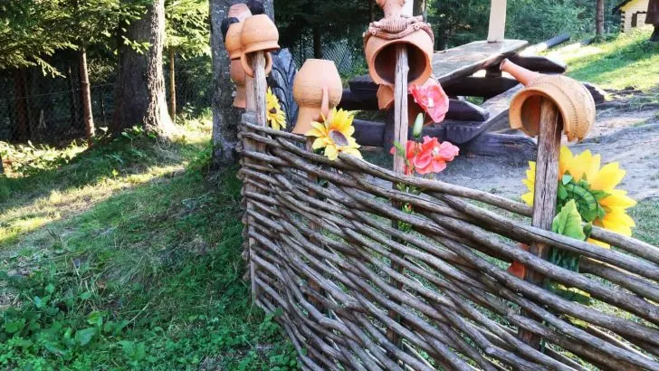 Wie Man Einen Flechtzaun Aus Zweigen Herstellt