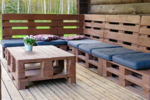 Entdecken Sie, Wie Sie Kostenlose Holzpaletten In Eine Atemberaubende Terrasse Im Garten Verwandeln Können